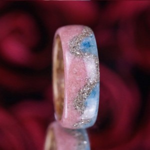 Bague "Chérise" en Orme Apatite bleu, Thulite et Paillettes de verre argent