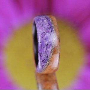 Bague "Brunelle" en Ebène Calcite feu Charoite Paillette de verre argent