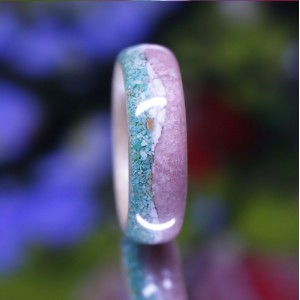 Bague "Orchidé" en Sycomore Chrysocolle Howlite Thulite