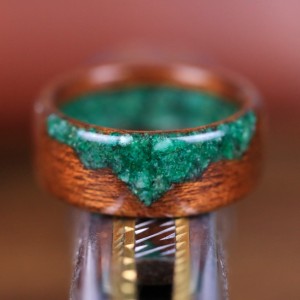 Bague garinlay en Acajou, Fuschite