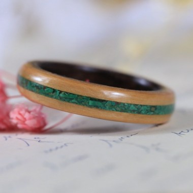 Bague ultra fine en Olivier, Ebène et Malachite