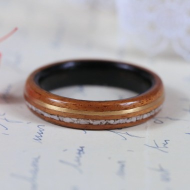 Bague ultra fine en Palissandre santos, Ebène, Howlite et fil d'or 14k