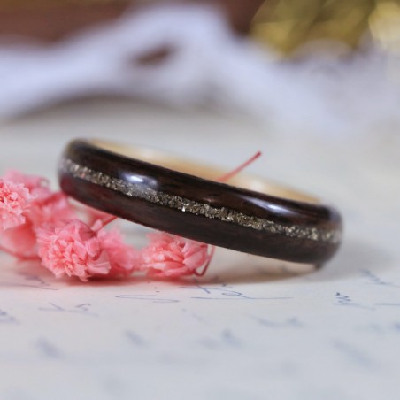 Bague ultra fine en Ebène, Erable et paillettes de verre argenté