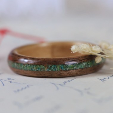 Bague ultra fine en Noyer, Erable et Chrysocolle