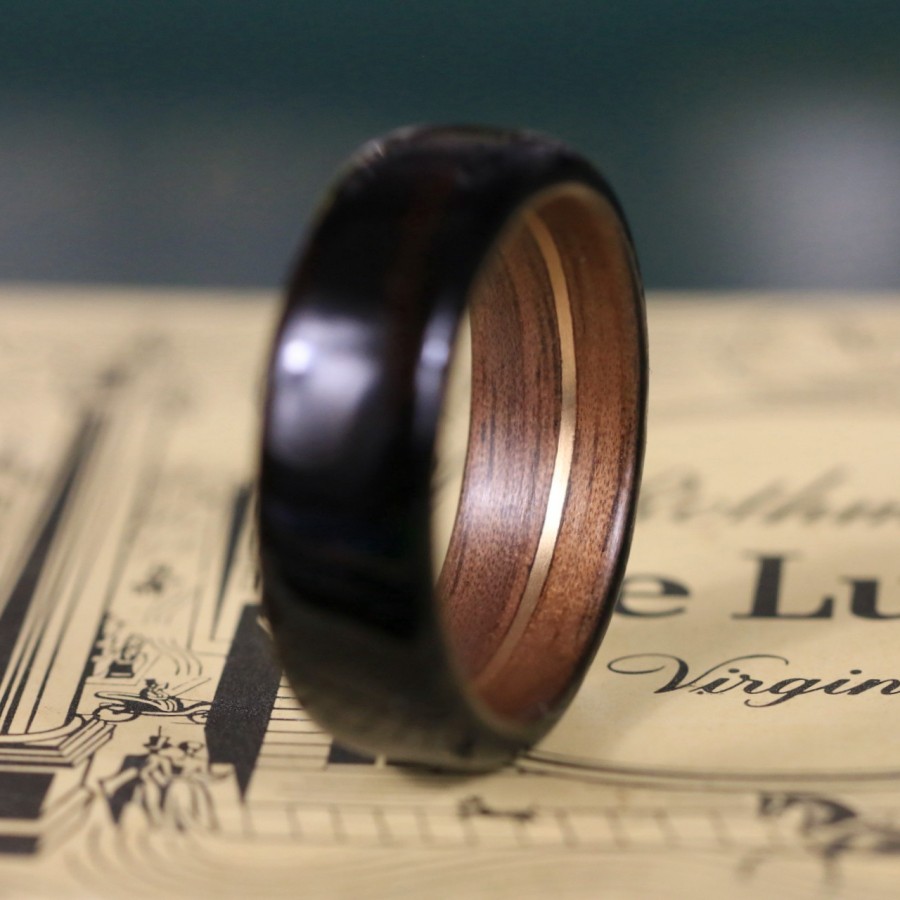 Bague Garinlay en bois d'Ébène, Noyer et fil d'or intérieur