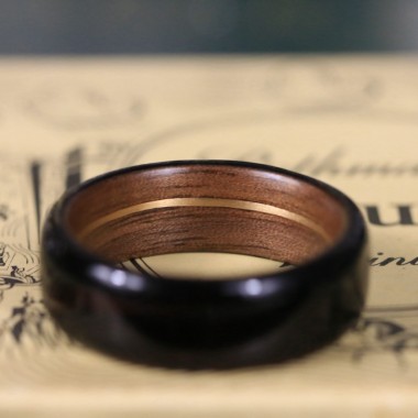 Bague Garinlay en bois d'Ébène, Noyer et fil d'or intérieur