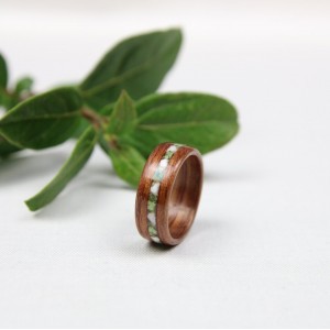 Anneau en Bubinga, Turquoise Howlite, bague en bois de qualité