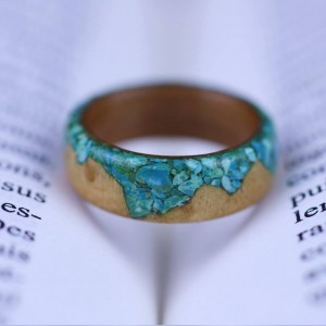 Bague "Paysage" en Noyer blanc, Peuplier et Chrysocolle